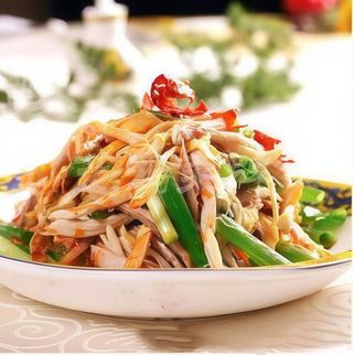 F5 Poulet avec oignion and poivre rouge et vert麻香手撕鸡