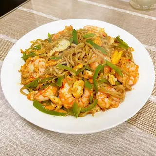 21. Tallarines fritos con gambas