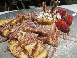 Crepe com Chocolate Quente