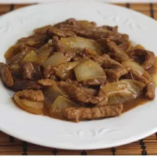 Ternera Con Cebolla