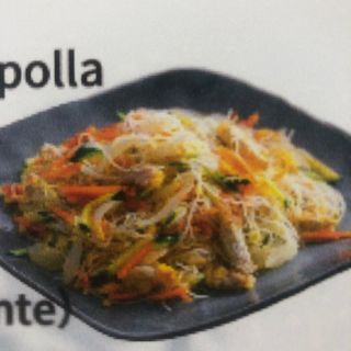 Spaghetti di riso con carne