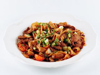 Рисова локшина з телятиною і ферментованими бобами (гостра) (350g)