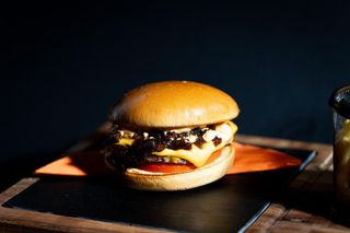 Classic Mediteran Burger