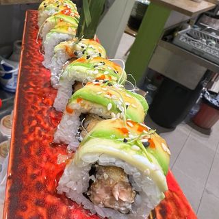 1. Salmón Crispy Uramaki