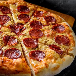 Pizza de Pepperoni de 29 Centímetros