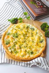 Киш с семгой и брокколи