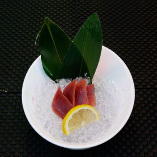 13. Sashimi tonno 18 pezzi
