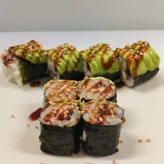 32. Maki Anguila Y Aguacate (8 Uds.)