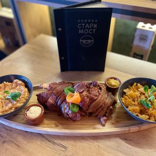 Barena svinjska koljenica 1 kg