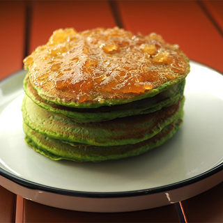 ისპანახის ფანქეიქი ვაშლის ჯემით