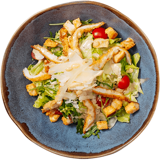 Салата Цезар с пилешки филенца на Josper 300 гр. 