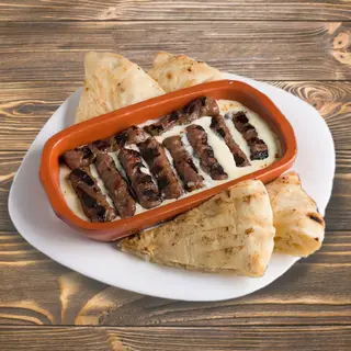 Pribojski ćevap u kajmak sosu 250g