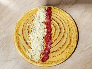 Палачинка с луканка и кашкавал (40см/220г)