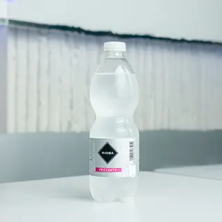 Acqua frizzante in bottiglia  50 cl