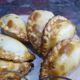 Empanada De Jamón Y Queso (1 Ud.)