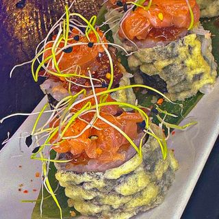 Roll Tempura Cebolla Caramelizada Salmon 9 Pzs