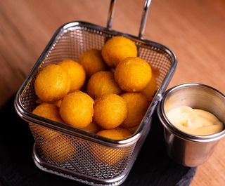 Картофельные шарики + кетчуп