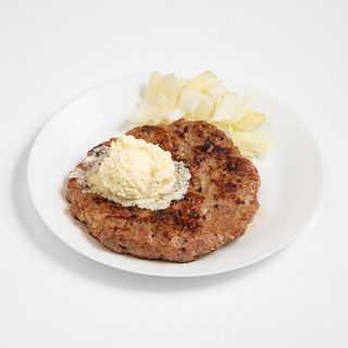 Domaća pikantna pljeskavica, prilog