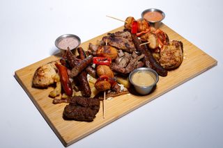 Mix Grill (4 persoane)