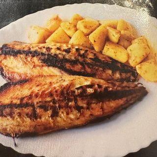 Скумрия с картофи соте (450г)