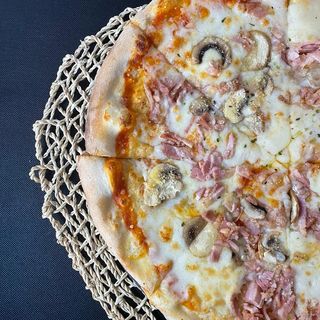 Pizza Ilyés (33 cm.)