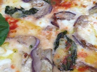 Pizza speciale parmigiana