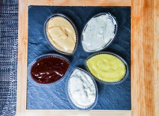 Сос в кутийка по избор (40г)