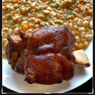 Ciolan cu fasole si salata