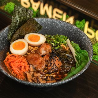 Рамен Нігоші з куркою теріякі (605г)