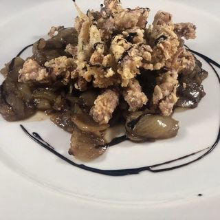CALAMARELLE FRITTE CON CIPOLLA CARAMELLATA E MOSTO D'UVA