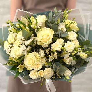 Bukiet dnia z jasnych kwiatów - średni  25szt