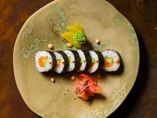 Футомаки сьомга и авокадо (180гр.)