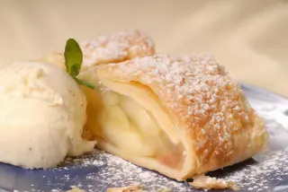 Штрудель з яблуком (170г)