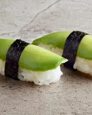 Nigiri aguacate