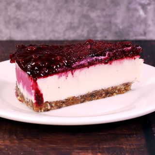 Торта Чийзкейк с горски плодове