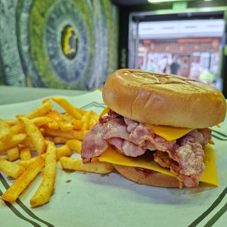 Burger Bacon Deluxe BBQ