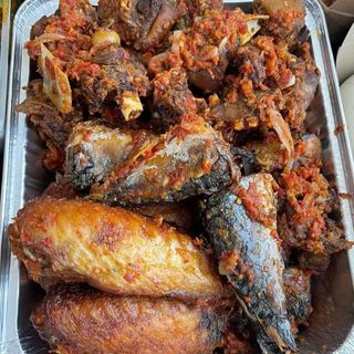 Peppered Turkey, goatmeat and titus fish in spicy sauce 