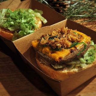 Бургер з равликовою котлетою