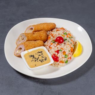 Zagrebački u panko mrvicama, riža s povrćem i honey mustard umak