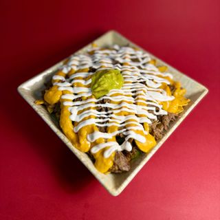 NACHOS COM CARNE ( MEIA PORÇÃO)