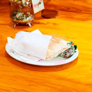 Falafel vegetal bocadillo (pita enrrollada)