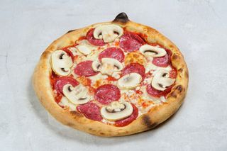 8. Pepperoni (40 cm)