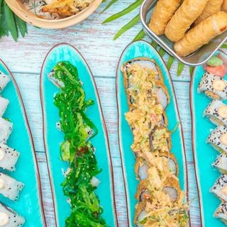 FRIENDS BOX (32 Pzas + 2 entrantes)