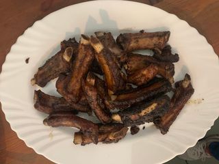 64. Свински ребра с пипер (550г)