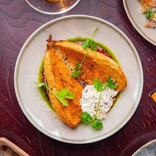 Хрустящий баклажан со страчателлой 