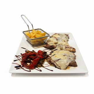 Secreto ibérico con queso provolone