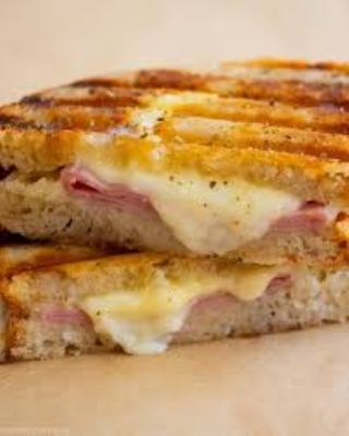 Tosta de Queijo ou Fiambre