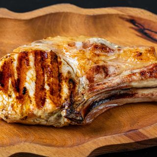 Cotlet de porc cu os