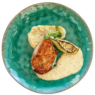 КУРЯЧА ГРУДКА З СИРОМ МОЦАРЕЛА ТА В'ЯЛЕНИМИ ТОМАТАМИ (410 г)