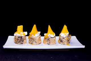 134. Tempura Roll De Salmón Y Mango (4 Uds.)